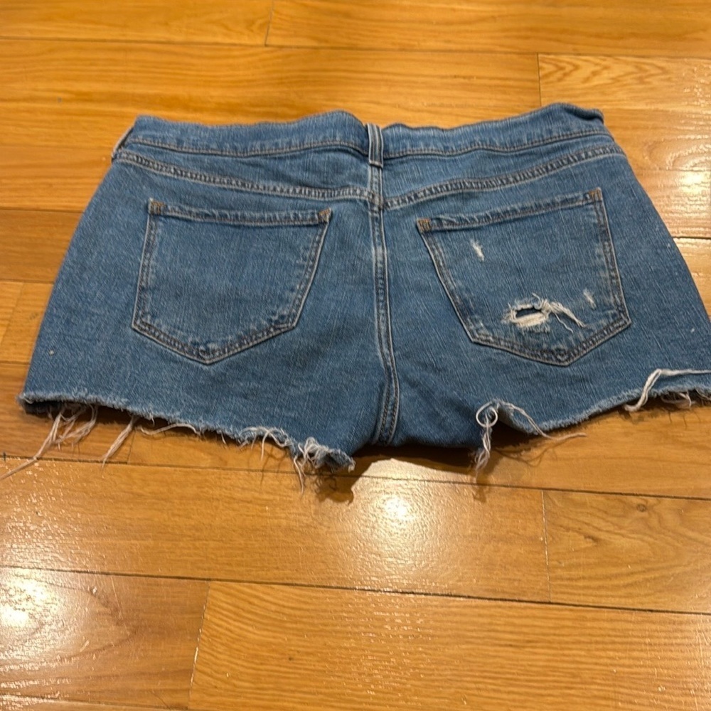 Old Navy Blue Distressed Jean Shorts with Frayed Hem - Picture 8 of 10
